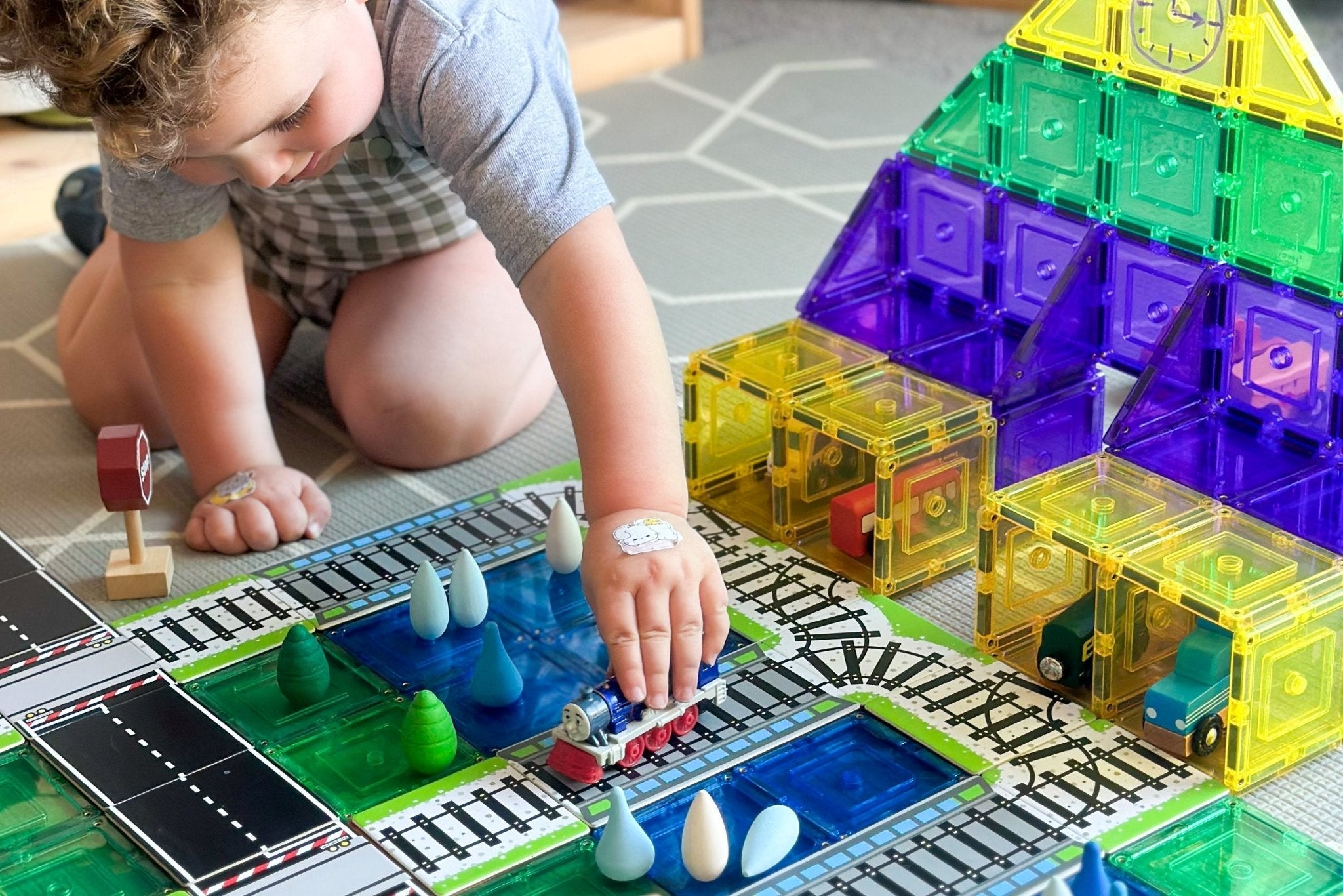 Learn & Grow Toys - Magnetic Tile Topper - Train Track Pack (36 Piece)